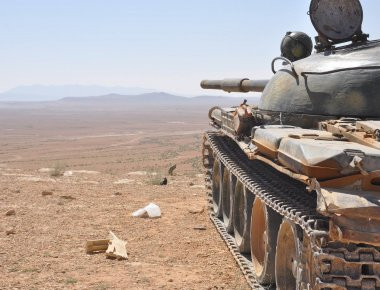 Ολική κατάρρευση της ISIS στην Deir Ez-Zor: Στα βουνά καταδιώκονταi οι ισλαμιστές (βίντεο από επιχειρήσεις Su-25)